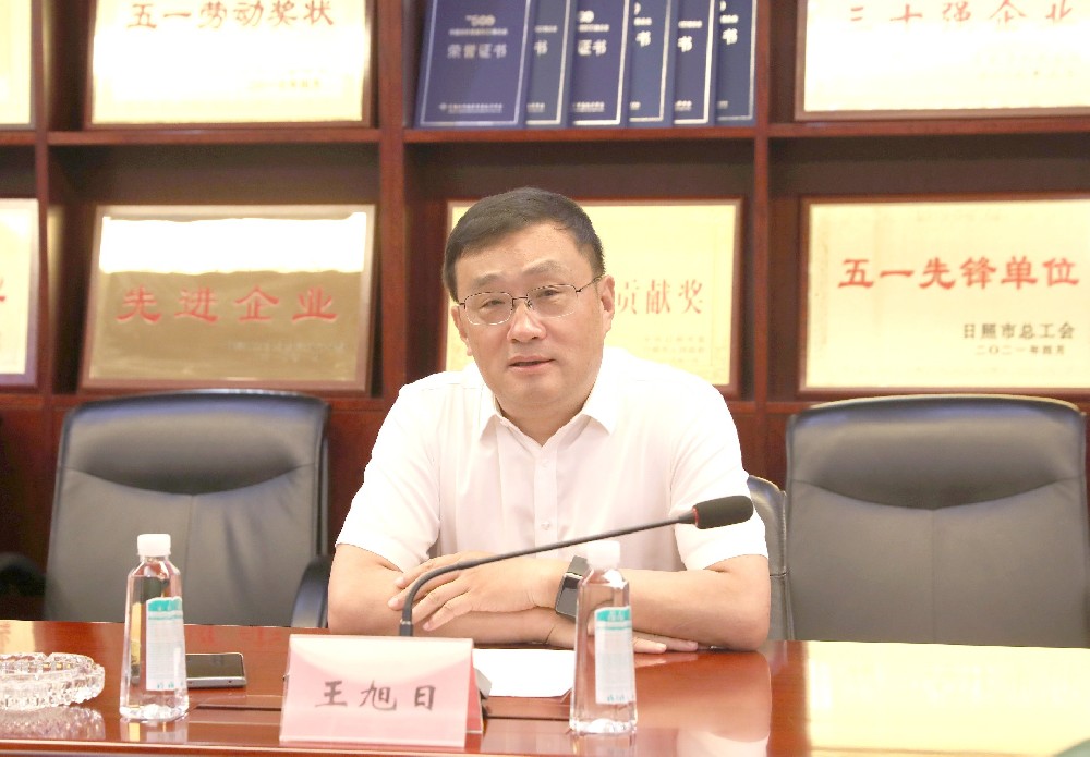 山東外國語職業(yè)技術(shù)大學(xué)黨委書記張偉一行到中瑞集團(tuán)走訪調(diào)研